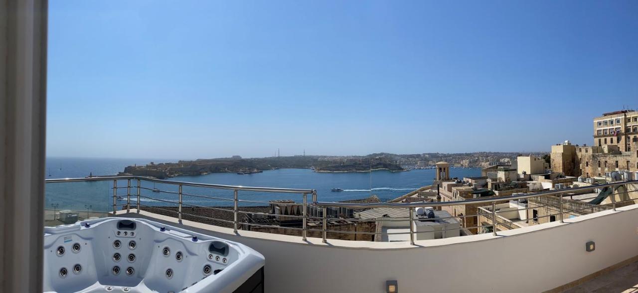 Valletta Luxury 4-Bedroom Duplex With Stunning Sea Views Private Terrace And Jacuzzi Eksteriør bilde